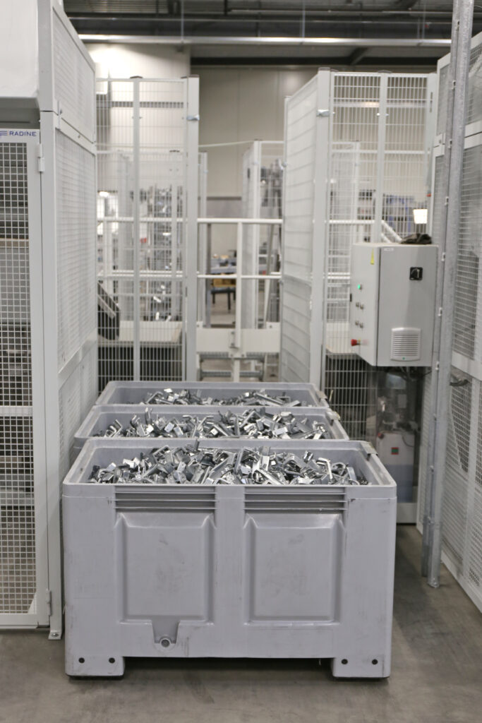 Big Box Palettenboxen grau Transoplast mit Metallteilen