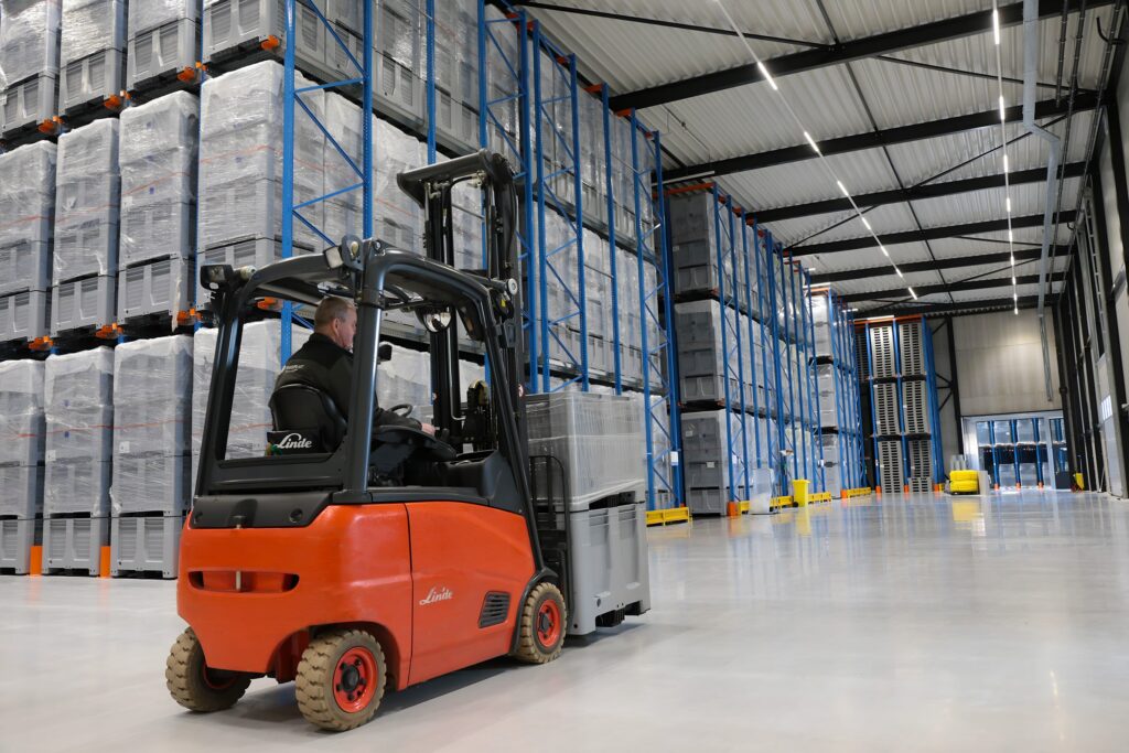 Welke palletbox formaat past het beste bij bulkopslag? [Uitleg + tips]